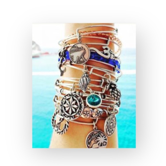 Alex and Ani ❤︎︎ Because I Love You Mom Expandable Bangle Bracelet ❤︎︎ Gold ❤︎︎ - Picture 12 of 16